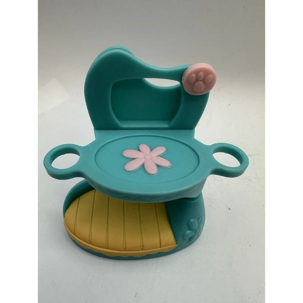 Littlest Pet Shop Chair & Yellow Cushion Playset